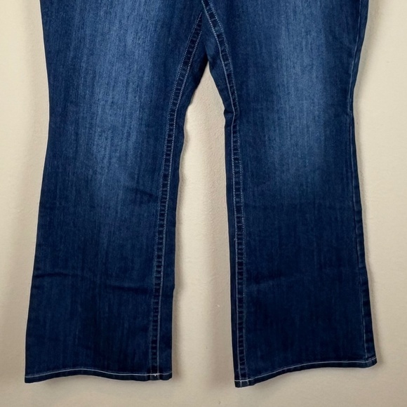 NWT Maurices Bootcut Denim Flex Mid Rise Cotton Blend Jeans; Size 22W Long - Picture 3 of 15